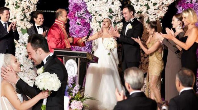 Ünlü Şarkıcı Ece Seçkin 4 Yıldır Beraber Olduğu Pilot Sevgilisi İle Nikah Masasına Oturdu 